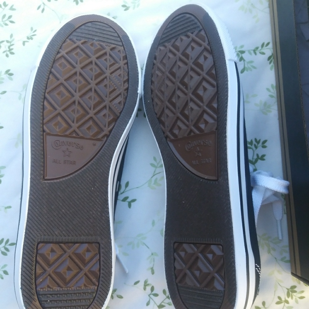 Converse Chuck Taylor Dainty Low Top Sneakers - Picture 8 of 8